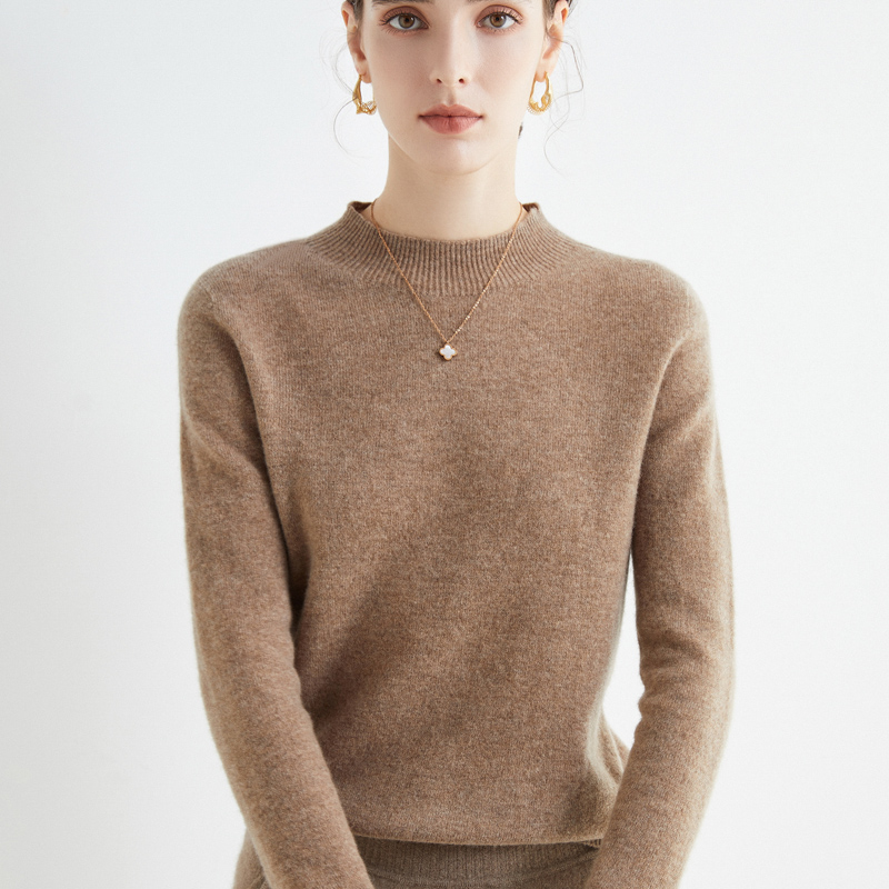 Women Solid Color Turtleneck Knit Sweater