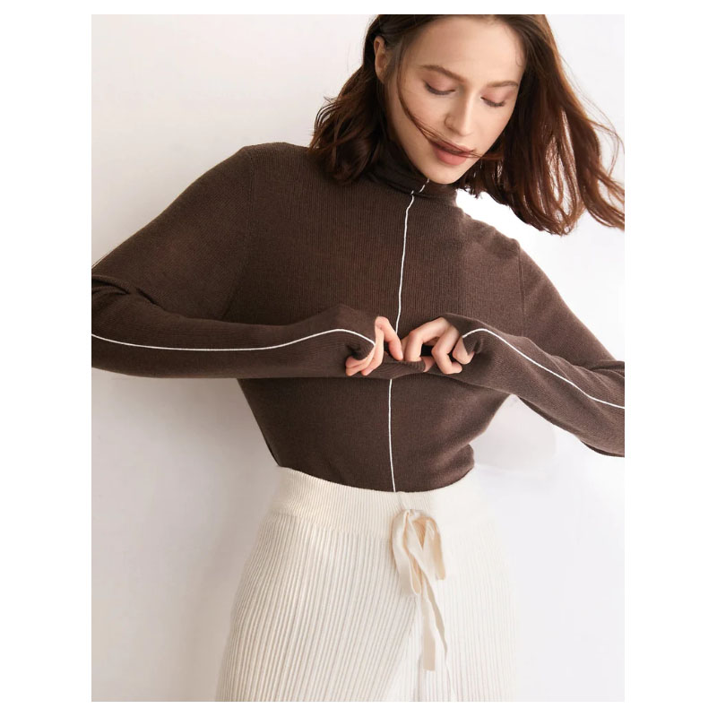 Women's Brown Turtleneck Pullover Sweater