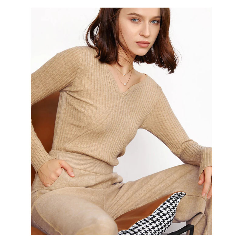 Women's Wheat Rib V-neck Sweater